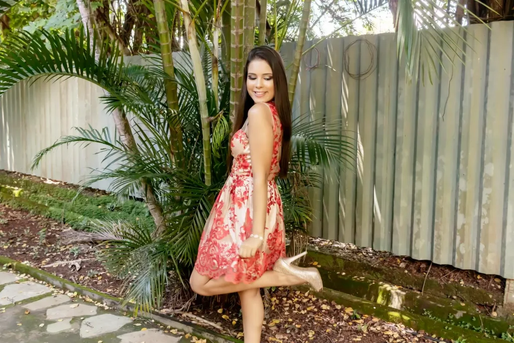 Hawaiian Party Outfit Idea